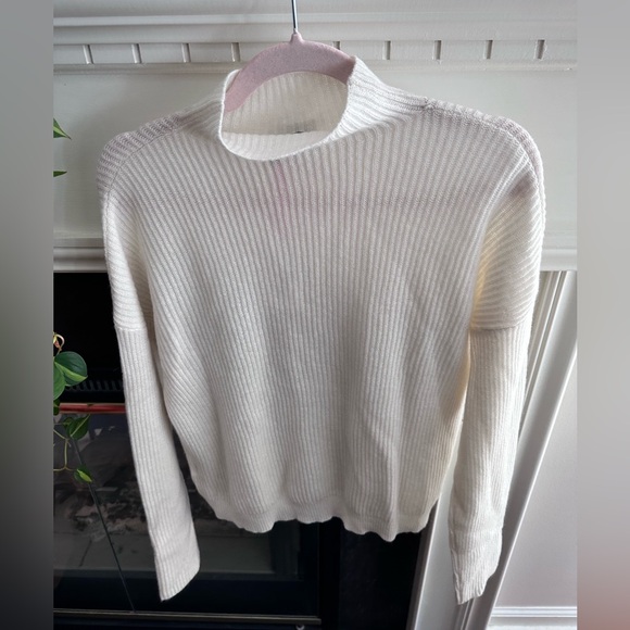 Vineyard Vines Cashmere Sweater - Picture 2 of 7